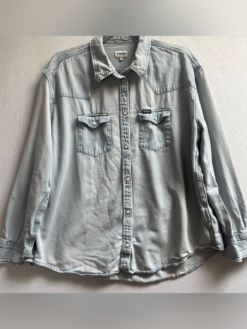 Vintage Wrangler Distressed Denim Pearl Snap Western Button Down Shirt Size S